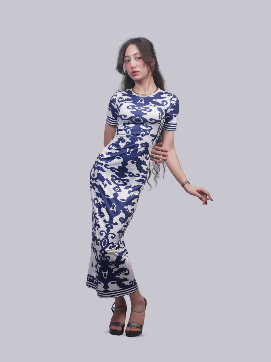 Women’s Blue & White Abstract Print Bodycon Midi Dress | Short Sleeve Fitted Dress