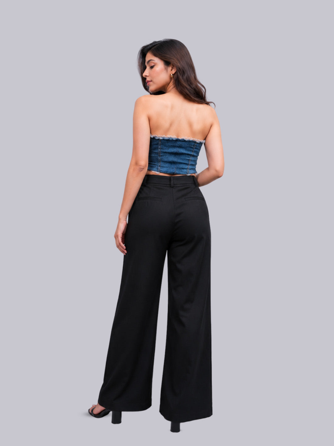 A black wide-leg pants